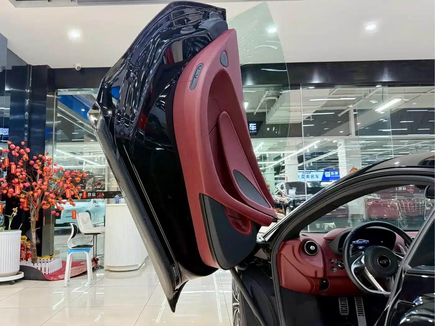 McLaren GT 2022 4.0T Standard Edition — миниатюра 12
