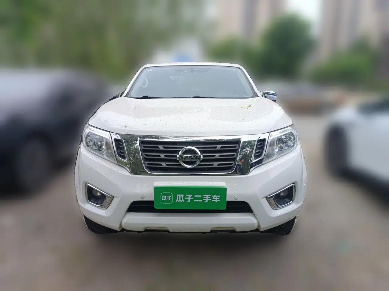 Nissan Navara 2017 2.5L Automatic 2WD Luxury Edition QR25 — миниатюра 2