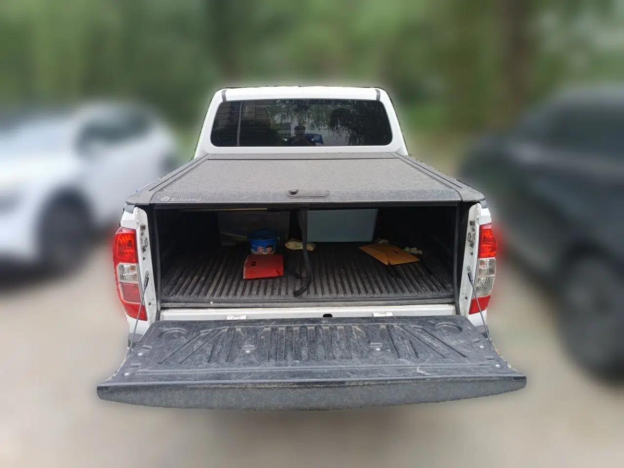 Nissan Navara 2017 2.5L Automatic 2WD Luxury Edition QR25 — миниатюра 20