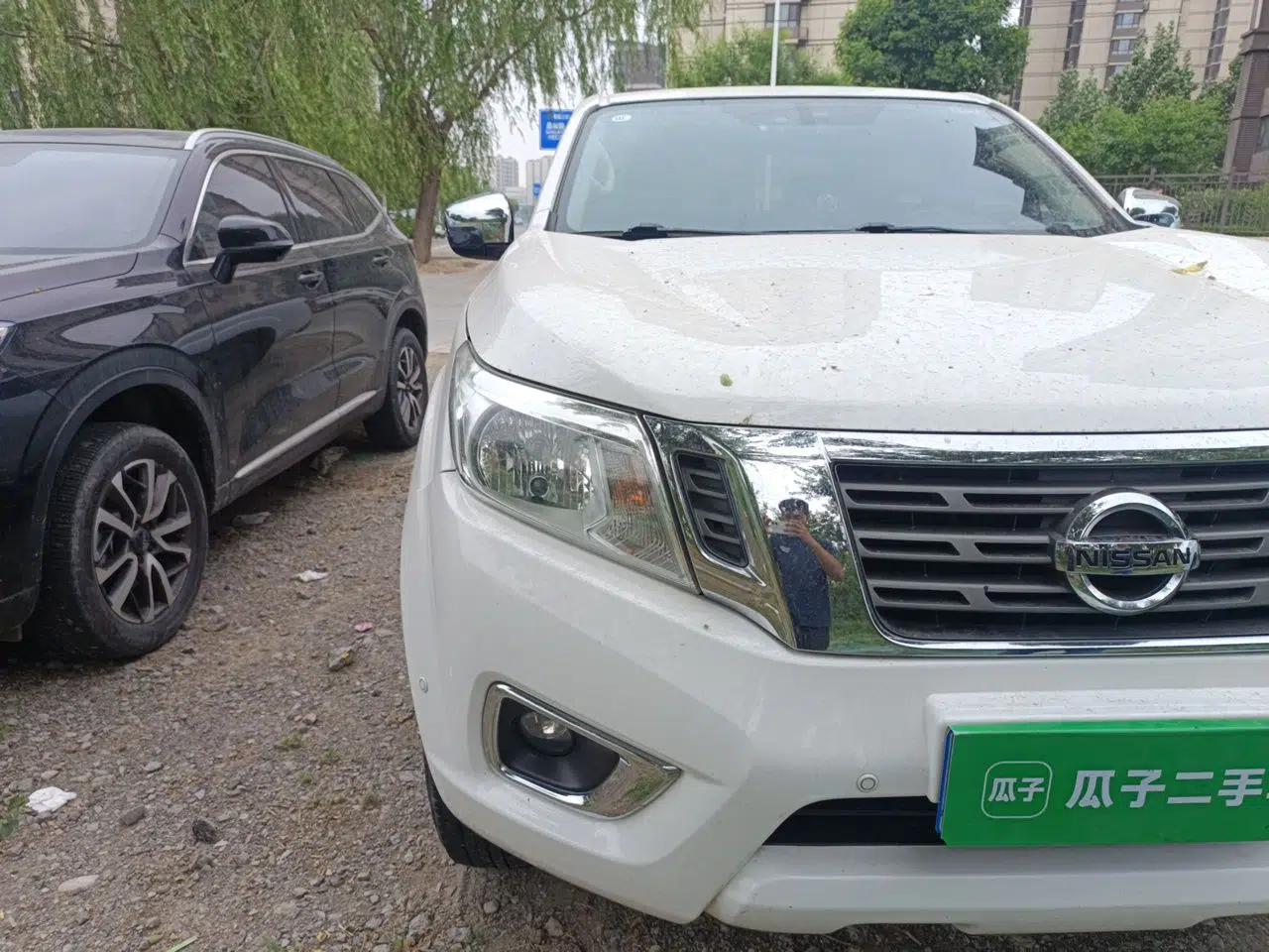 Nissan Navara 2017 2.5L Automatic 2WD Luxury Edition QR25 — миниатюра 7