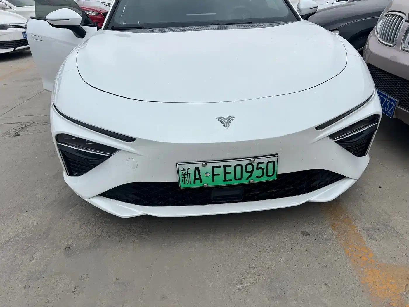 Nezha S 2022 Range Extended Version 1160km Rear-Wheel Drive Large Version — миниатюра 1