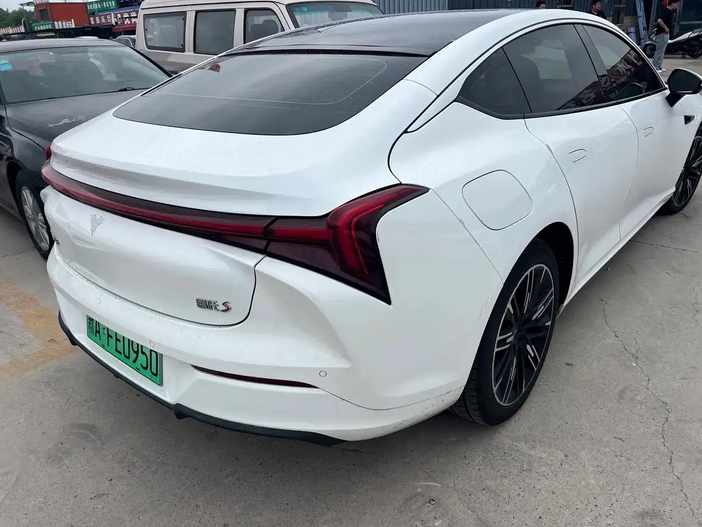 Nezha S 2022 Range Extended Version 1160km Rear-Wheel Drive Large Version — миниатюра 7