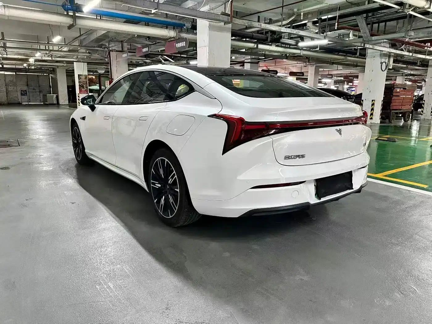Nezha S 2022 Range Extended Version 1160km Rear-Wheel Drive Large Version — миниатюра 4