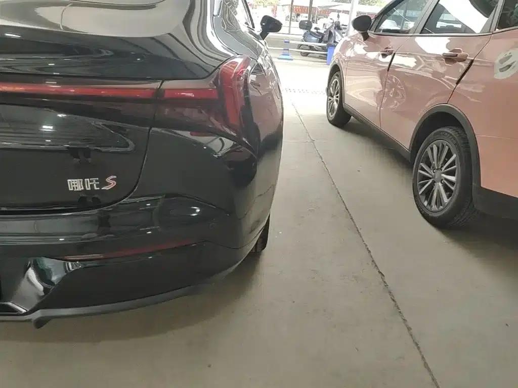 Nezha S 2024 Pure Electric 520km Rear-Wheel Drive Lite Edition — миниатюра 8