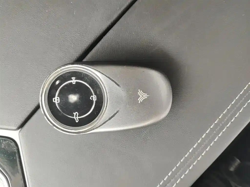 Nezha S 2024 Pure Electric 520km Rear-Wheel Drive Lite Edition — миниатюра 9