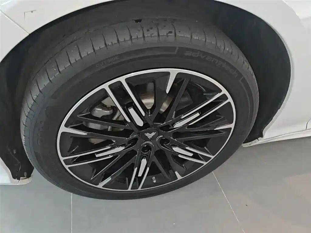 Nezha S 2023 Pure Electric 520km Rear-Wheel Drive Lite Edition — миниатюра 23
