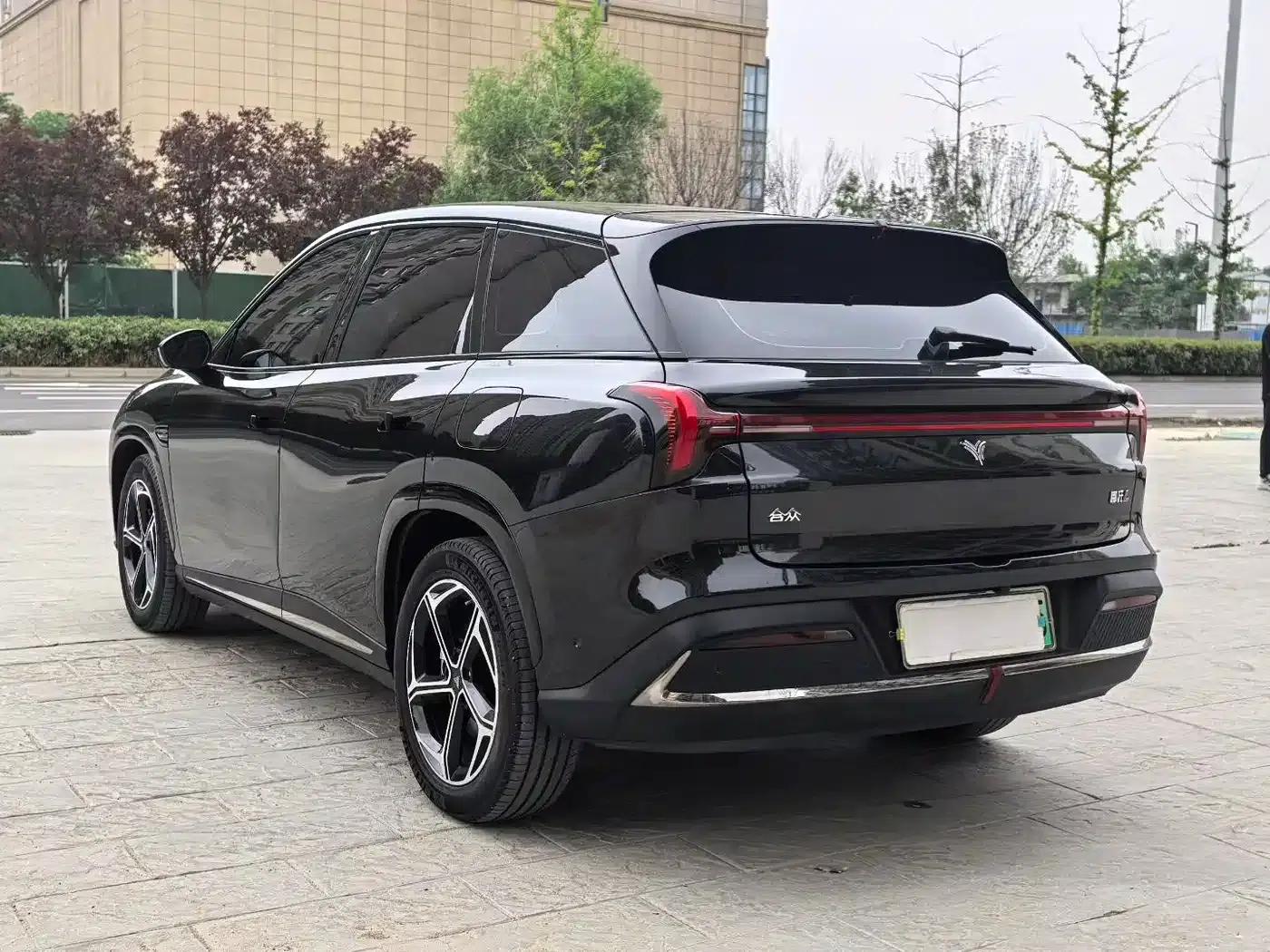 Nezha L 2024 Range Extender 310 Flash Charge Red Edition — миниатюра 7