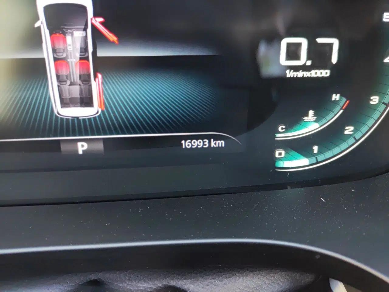 Roewe iMAX8 2022 400TGI Prestige Edition — миниатюра 13