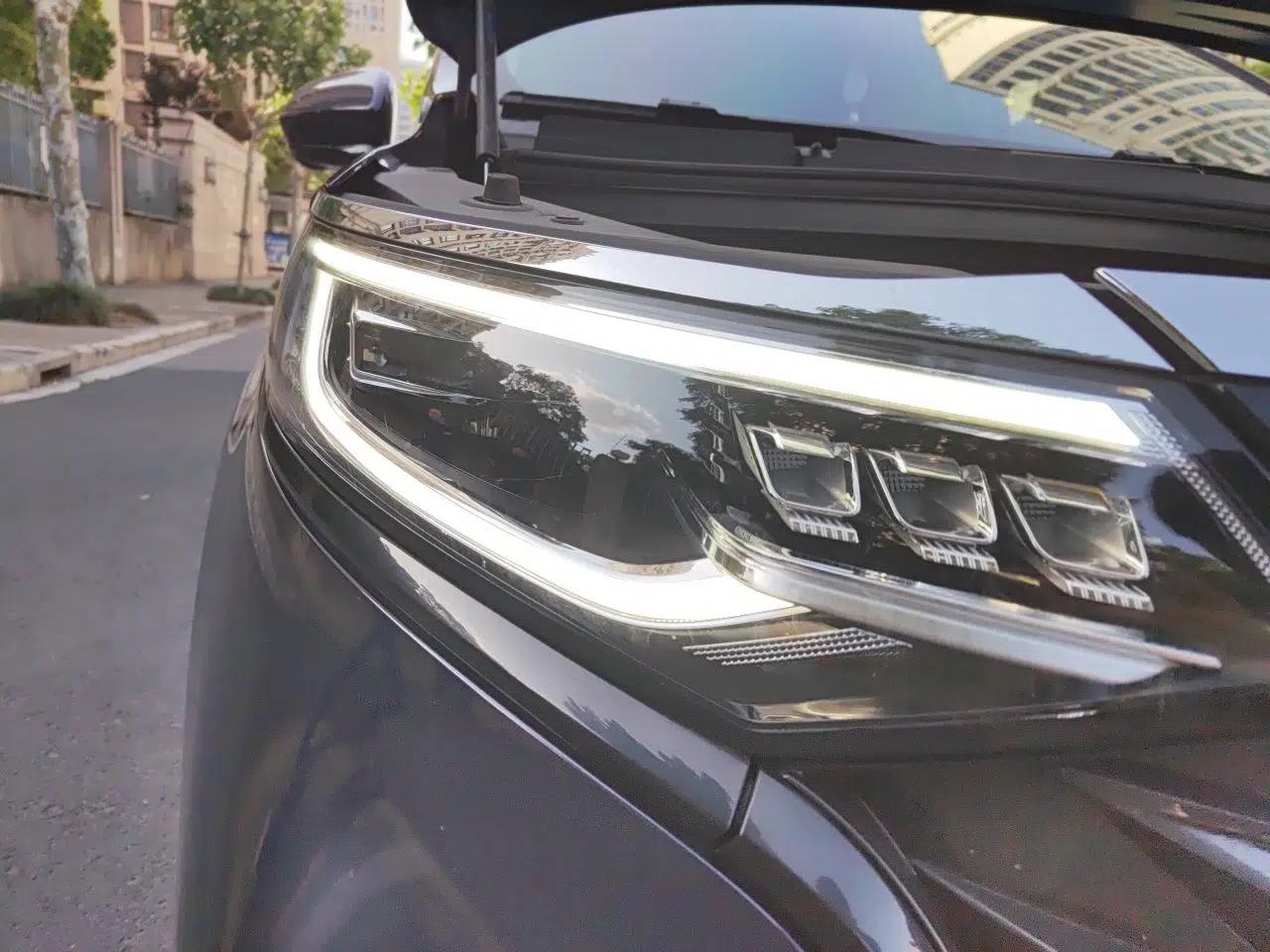 Roewe iMAX8 2022 400TGI Prestige Edition — миниатюра 7
