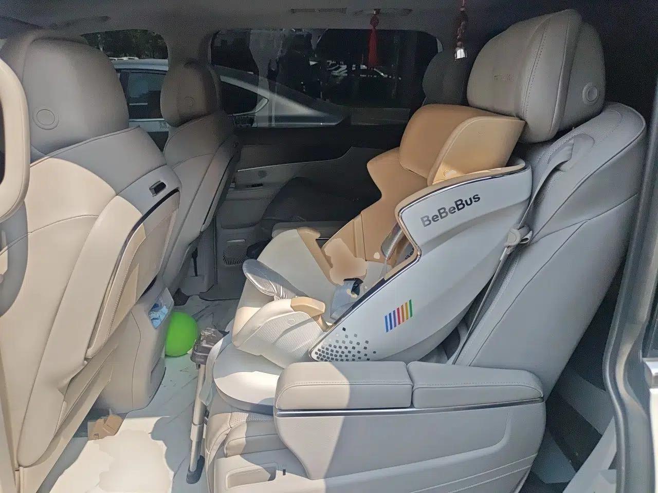 Roewe iMAX8 2023 400TGI Comfort Edition — миниатюра 18