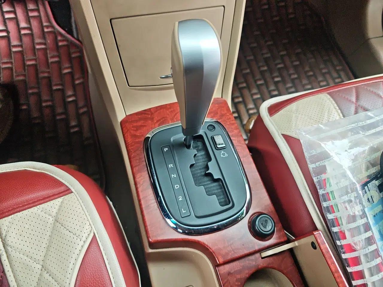 Roewe 350 2011 350S 1.5L Automatic Xunyue Edition — миниатюра 15