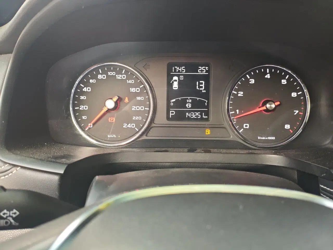 Roewe i6 2018 20T Automatic Flagship Edition — миниатюра 12