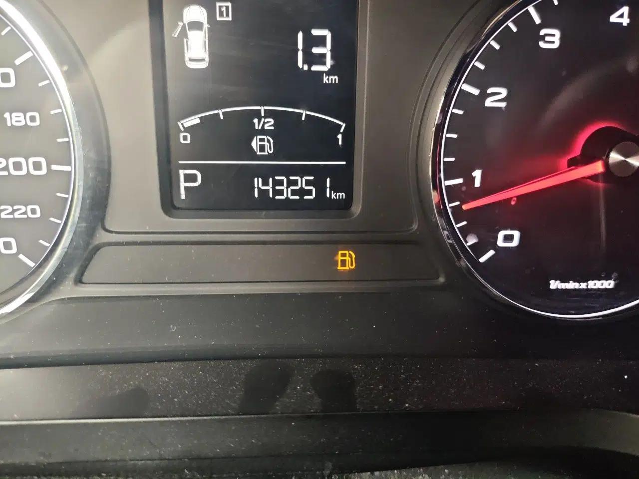 Roewe i6 2018 20T Automatic Flagship Edition — миниатюра 13