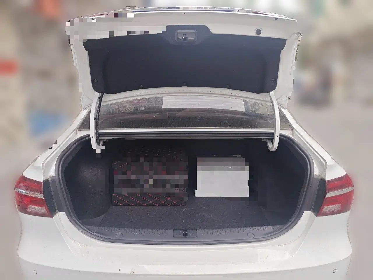 Roewe i6 2020 PLUS 1.6L CVT 4G Connected Glory Flagship Edition — миниатюра 20