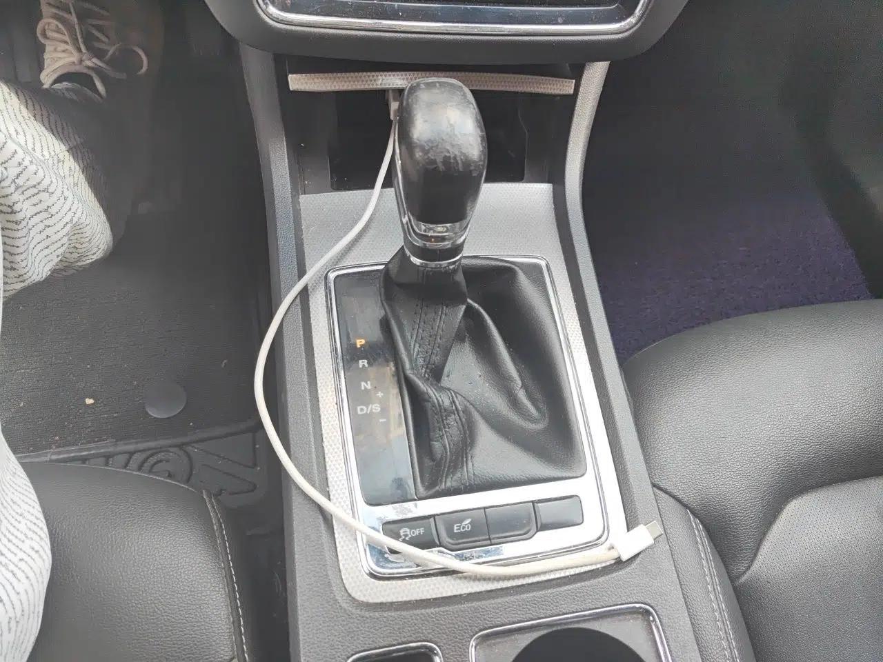 Roewe i6 2019 PLUS 1.6L CVT 4G Connected Flagship Deluxe Edition — миниатюра 15