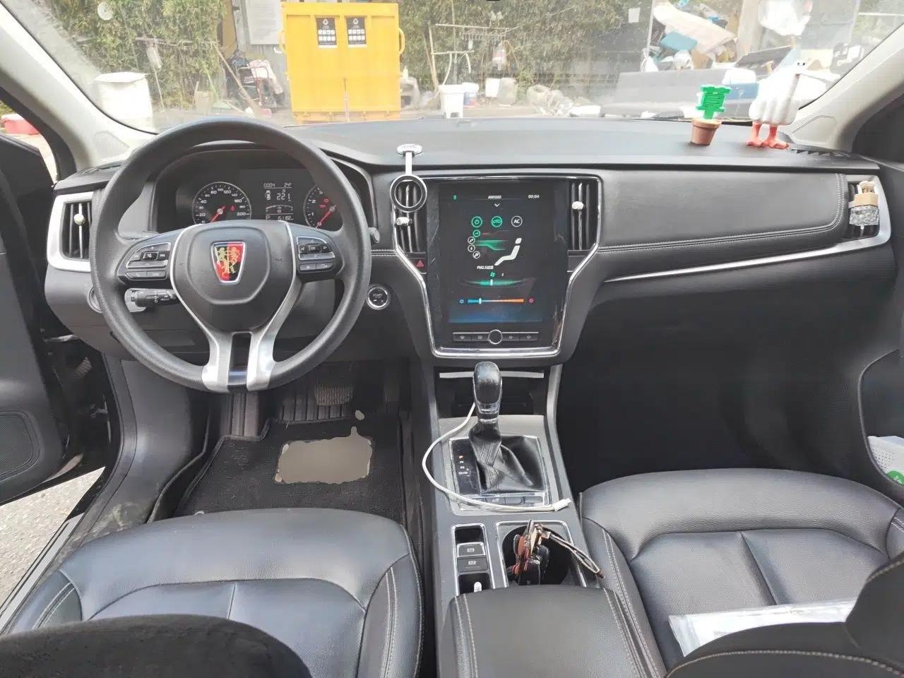 Roewe i6 2019 PLUS 1.6L CVT 4G Connected Flagship Deluxe Edition — миниатюра 10