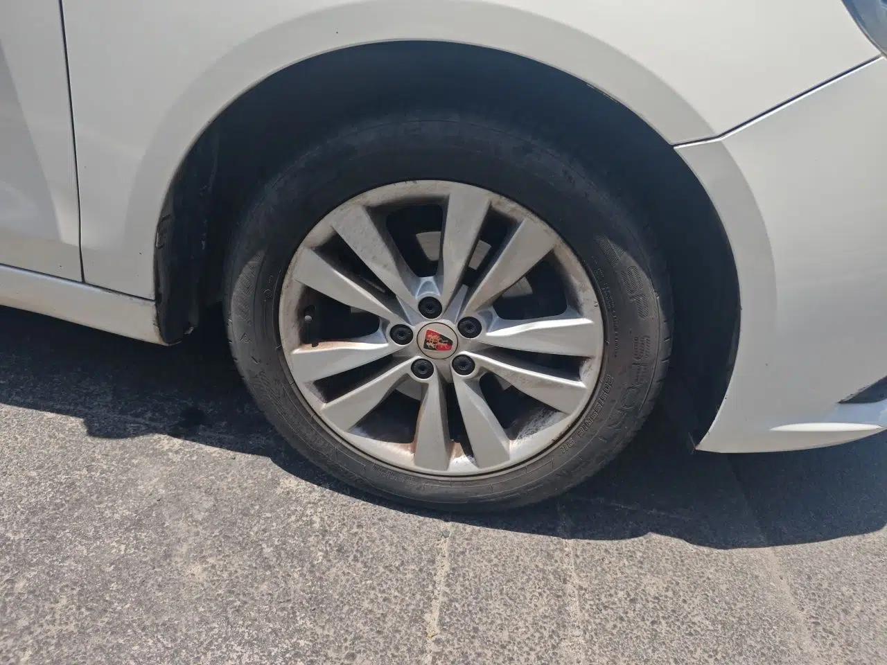 Roewe 360 2015 1.5L Automatic Luxury Edition — миниатюра 8