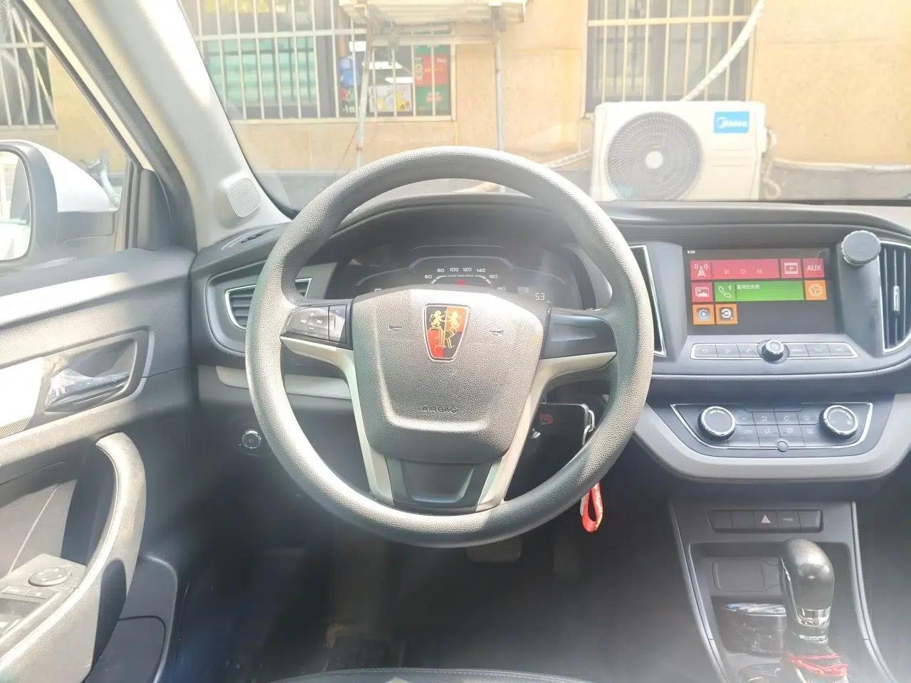 Roewe 360 2016 1.5L Automatic Smart Screen Version — миниатюра 11