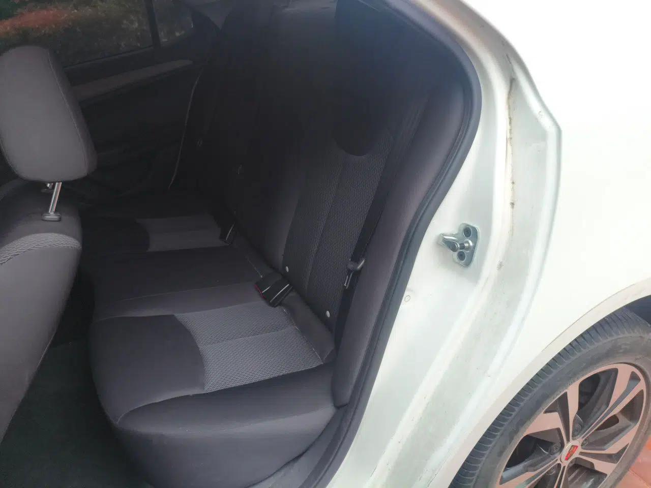 Roewe 360 2017 1.5L Automatic Smart Screen Version — миниатюра 14
