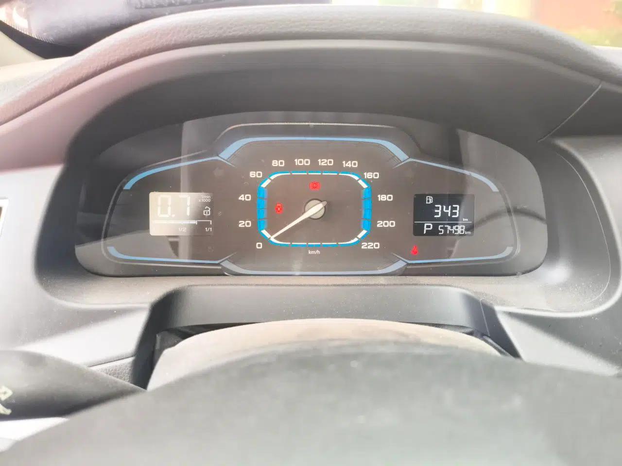 Roewe 360 2017 1.5L Automatic Smart Screen Version — миниатюра 8