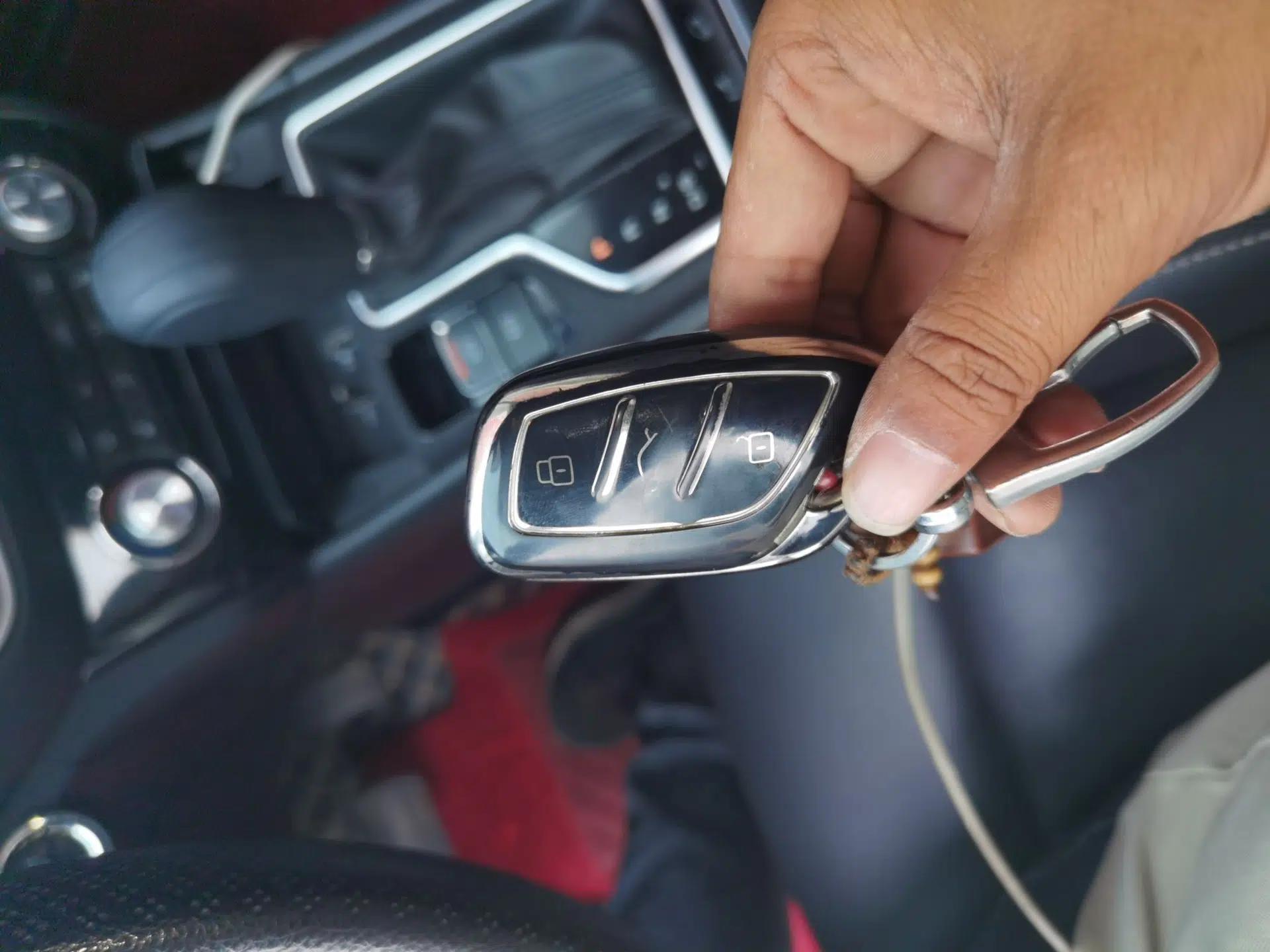 Roewe RX3 2018 1.6L CVT Flagship Edition — миниатюра 9