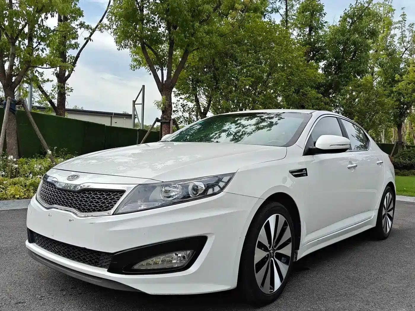 Kia K5 2012 2.0L Automatic Premium — миниатюра 1