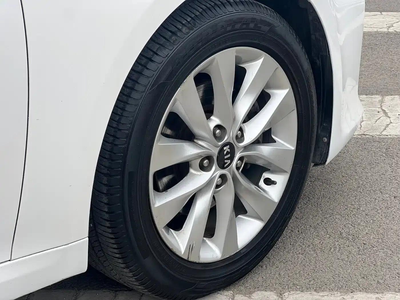 Kia K5 2016 1.6T Automatic LUX — миниатюра 14