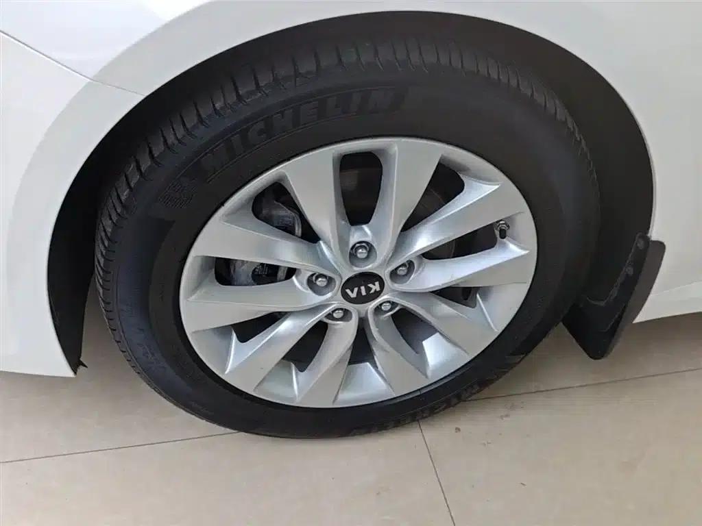 Kia K5 2016 1.6T Automatic LUX — миниатюра 23