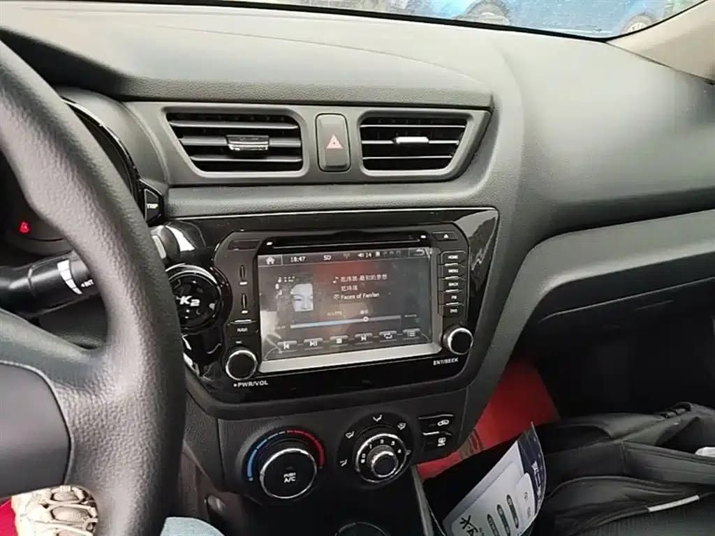 Kia K2 2012 Sedan 1.4L AT GLS Anniversary Edition — миниатюра 13