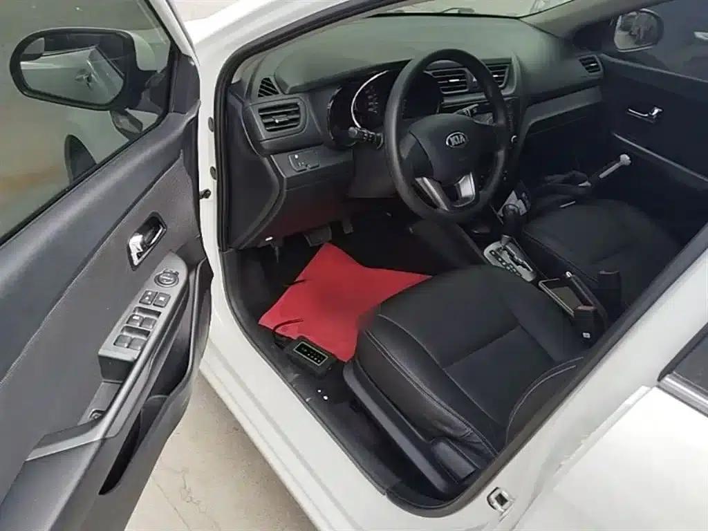 Kia K2 2012 Sedan 1.4L AT GLS Anniversary Edition — миниатюра 16