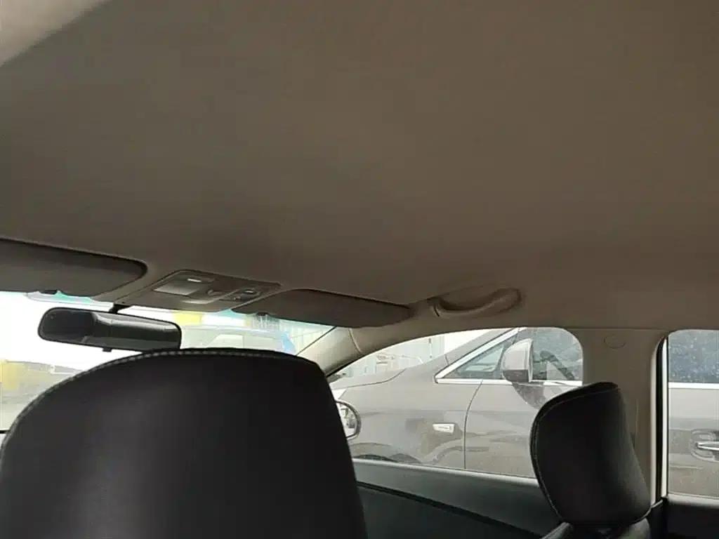 Kia K2 2012 Sedan 1.4L AT GLS Anniversary Edition — миниатюра 18
