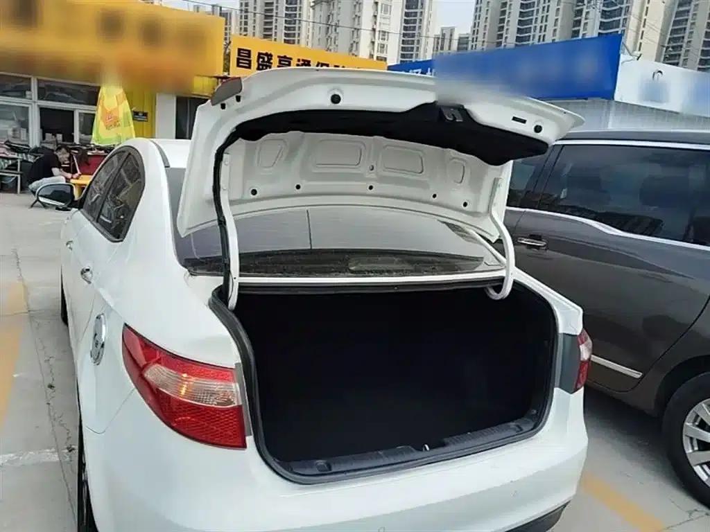 Kia K2 2012 Sedan 1.4L AT GLS Anniversary Edition — миниатюра 19