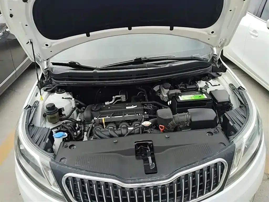 Kia K2 2012 Sedan 1.4L AT GLS Anniversary Edition — миниатюра 20
