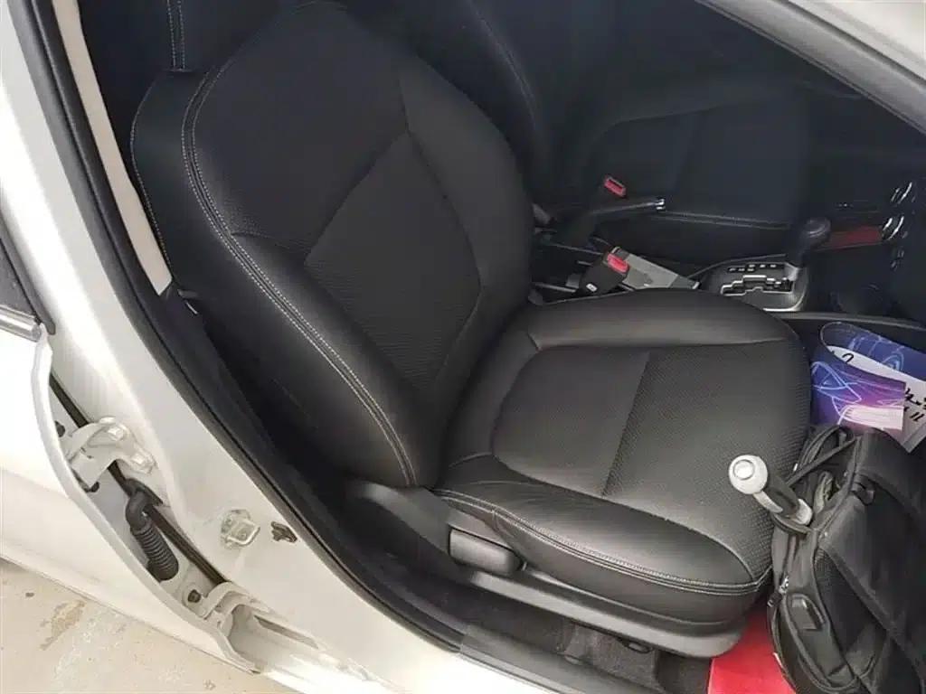 Kia K2 2012 Sedan 1.4L AT GLS Anniversary Edition — миниатюра 25