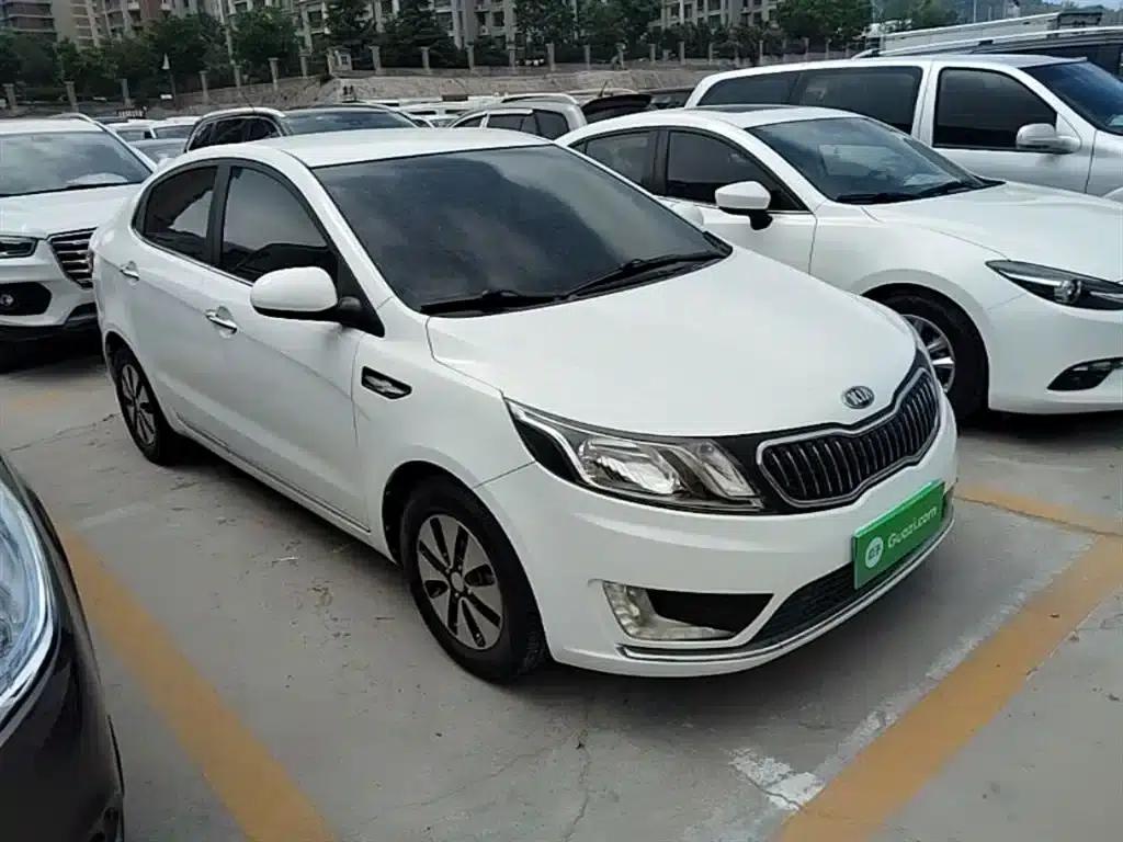 Kia K2 2012 Sedan 1.4L AT GLS Anniversary Edition — миниатюра 4