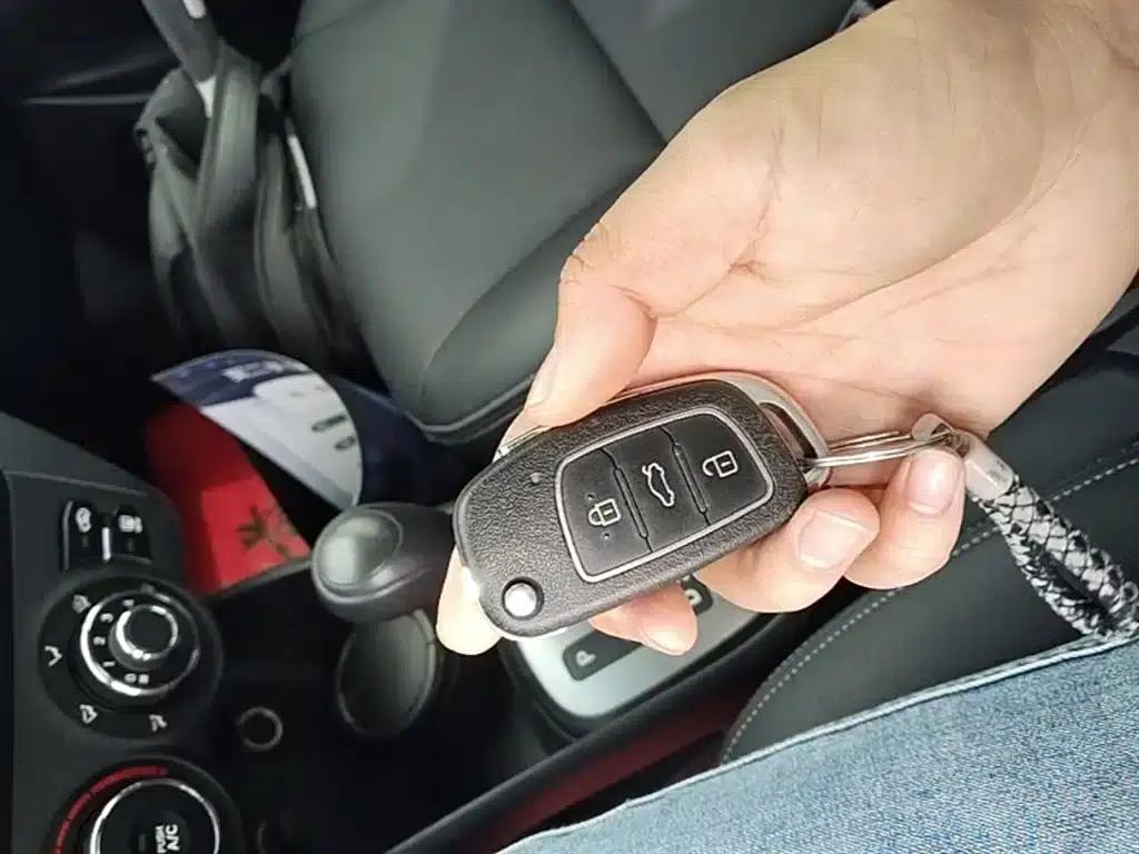 Kia K2 2012 Sedan 1.4L AT GLS Anniversary Edition — миниатюра 9