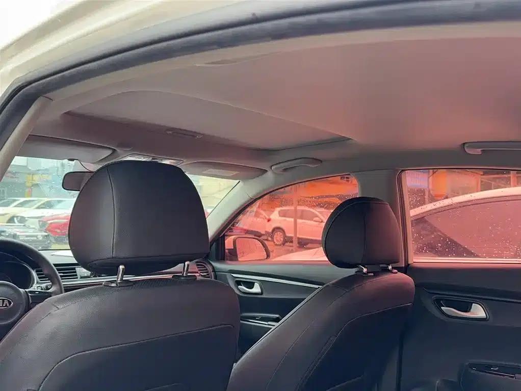 Kia K2 2017 Sedan 1.4L AT 15th Anniversary Special Edition GLS — миниатюра 12
