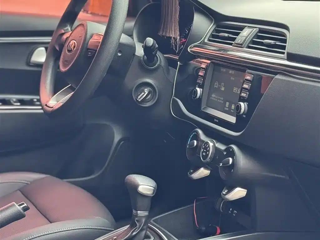 Kia K2 2017 Sedan 1.4L AT 15th Anniversary Special Edition GLS — миниатюра 13