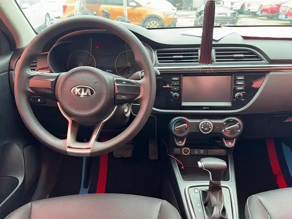 Kia K2 2017 Sedan 1.4L AT 15th Anniversary Special Edition GLS — миниатюра 3