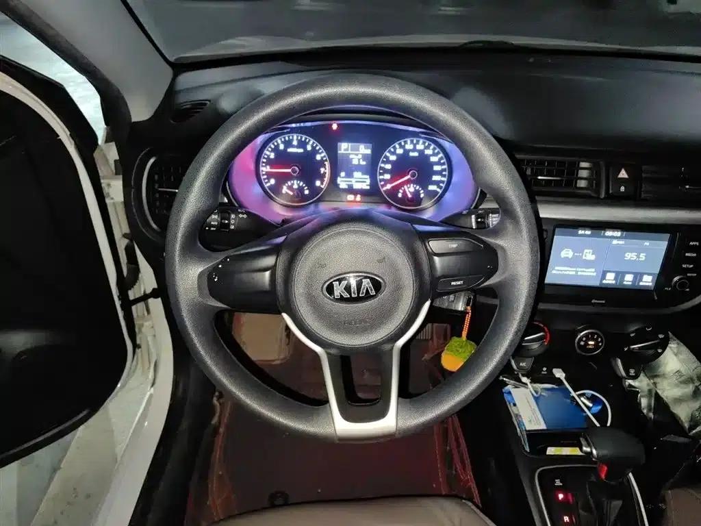Kia K2 2017 Sedan 1.4L AT GLS — миниатюра 3