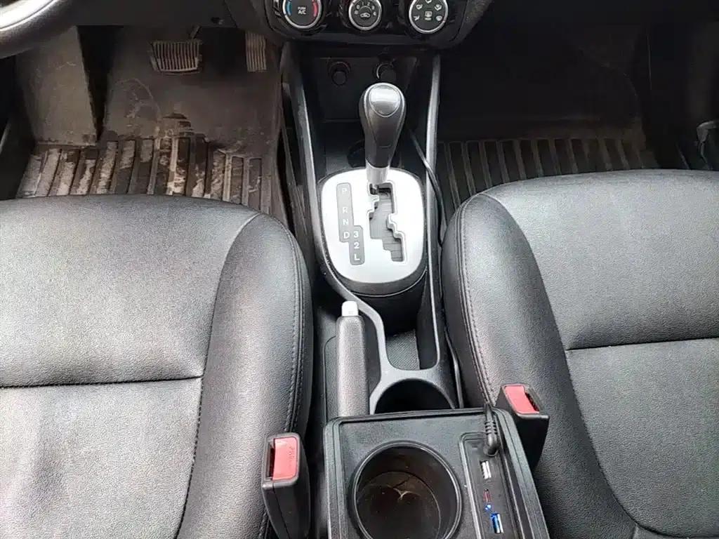 Kia K2 2015 Sedan 1.4L AT GLS — миниатюра 14