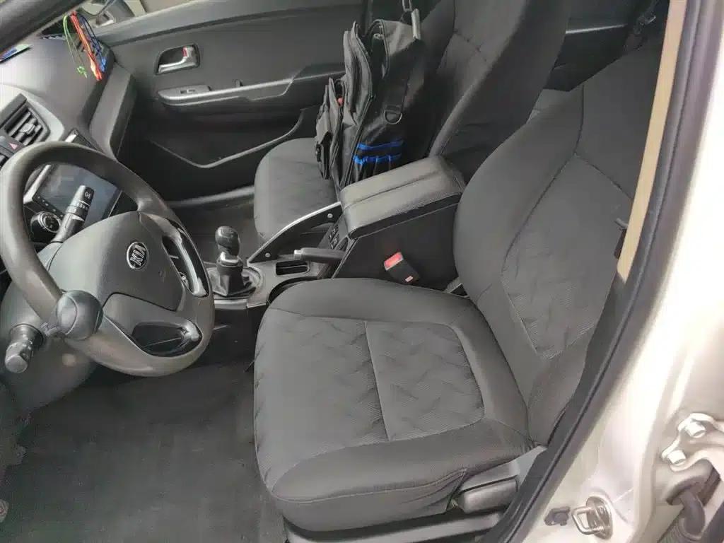 Kia K2 2015 Sedan 1.4L MT GLS — миниатюра 12