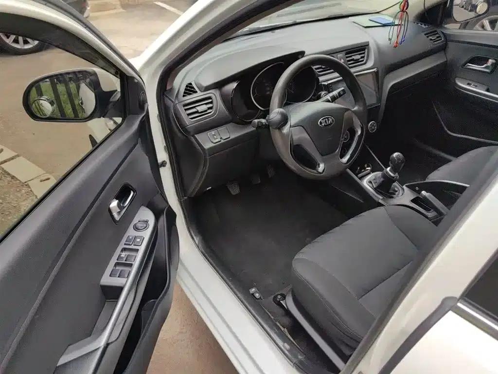 Kia K2 2015 Sedan 1.4L MT GLS — миниатюра 13