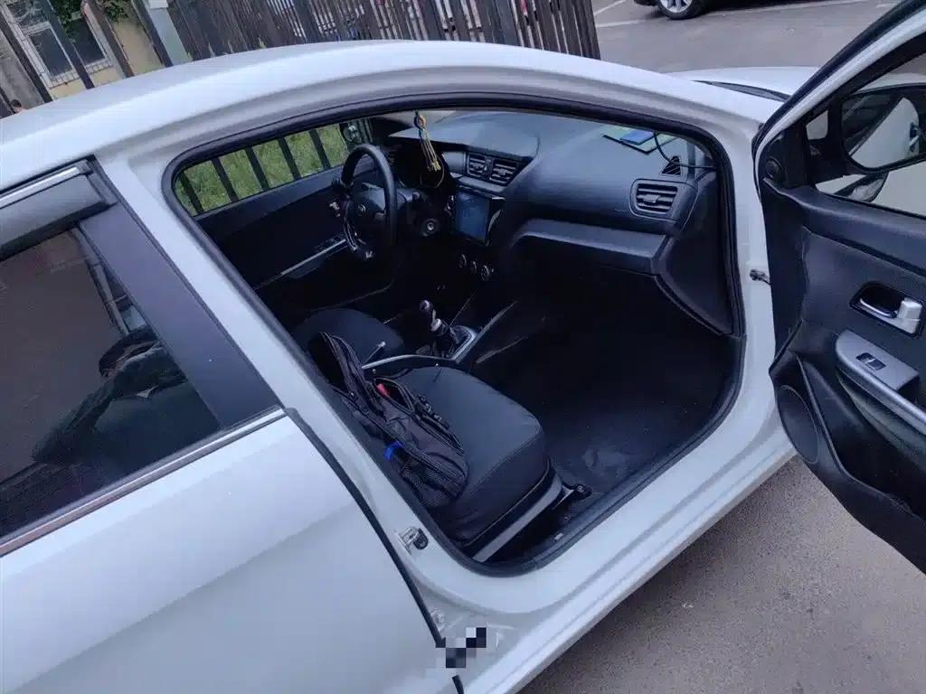 Kia K2 2015 Sedan 1.4L MT GLS — миниатюра 22
