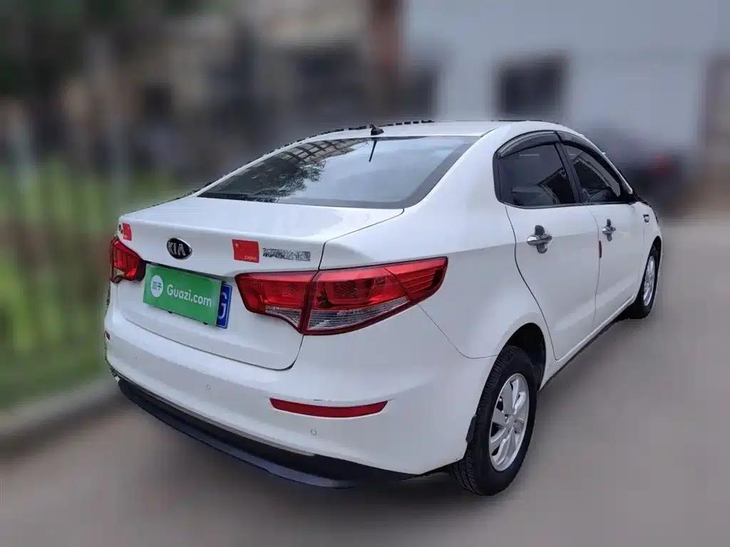 Kia K2 2015 Sedan 1.4L MT GLS — миниатюра 5