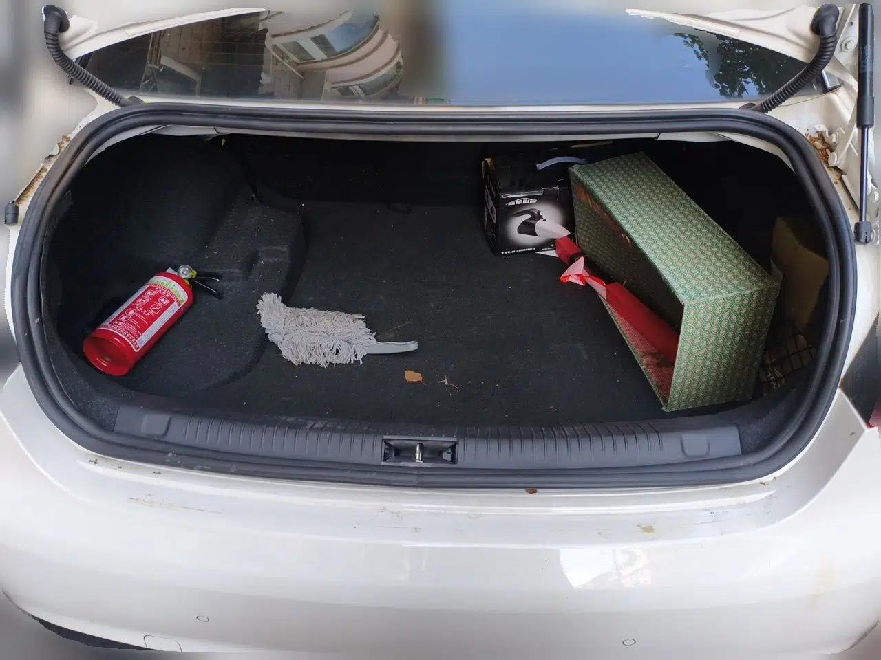 Roewe e550 2016 Deluxe Edition — миниатюра 20