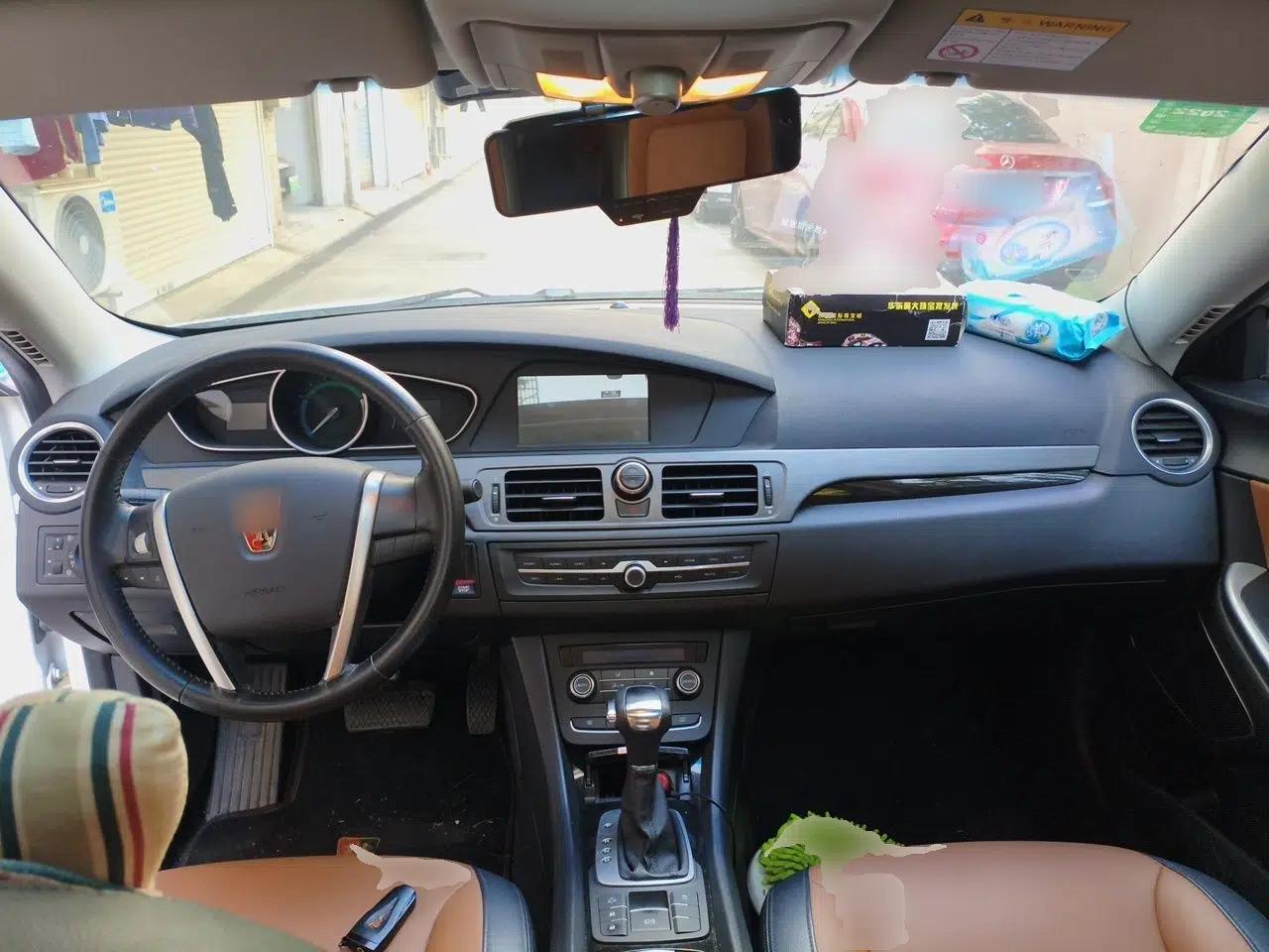 Roewe e550 2016 Deluxe Edition — миниатюра 10