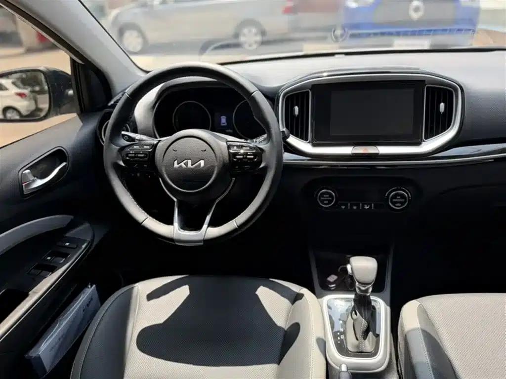 Kia KX2 2026 1.4L Sunroof Edition — миниатюра 3