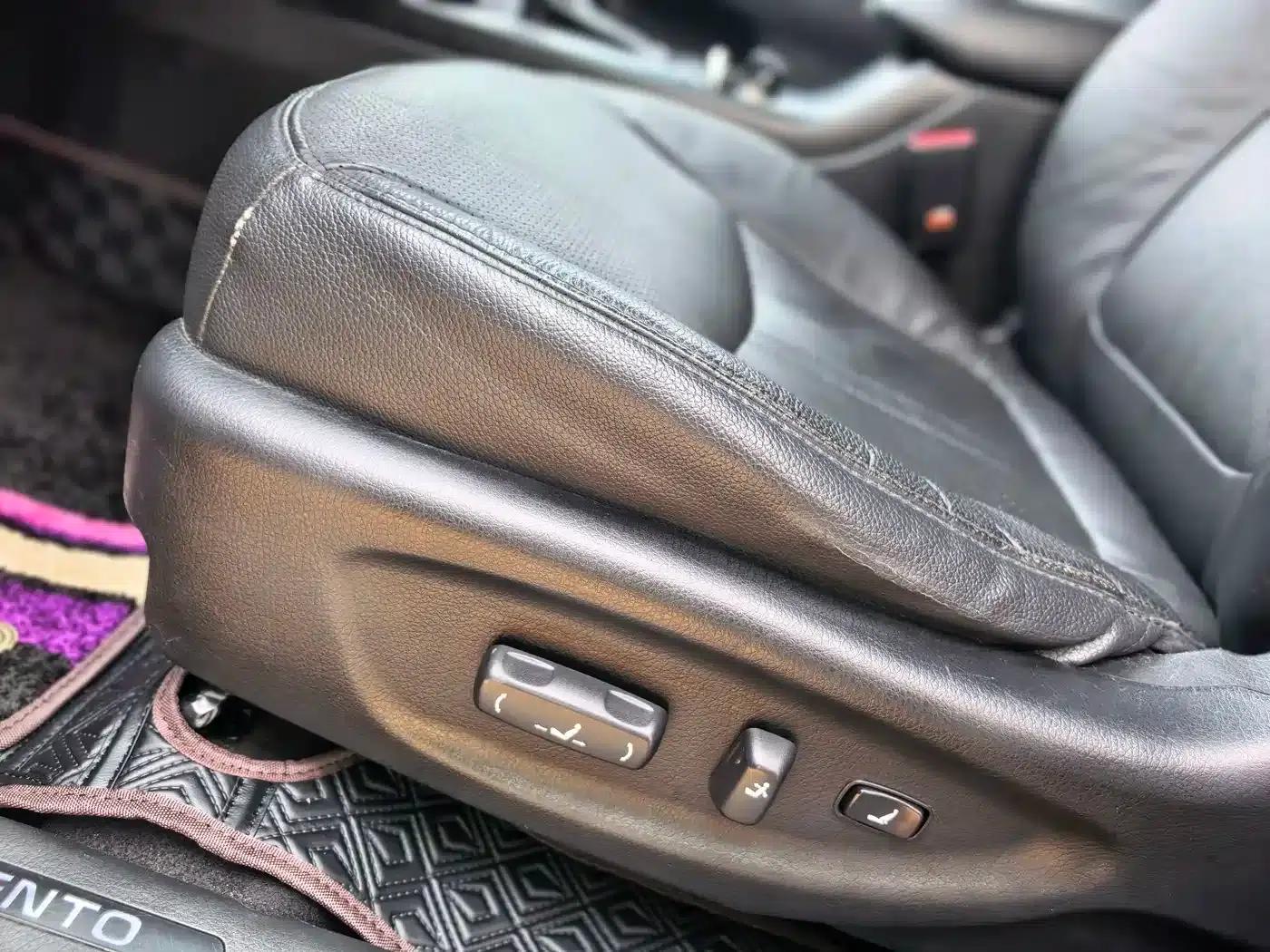 2013 Sorento 2.2T 7-seater Diesel Luxury Edition — миниатюра 18