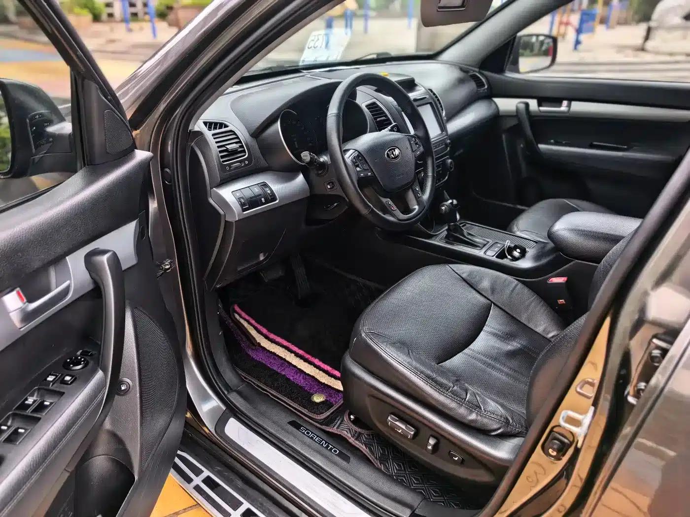 2013 Sorento 2.2T 7-seater Diesel Luxury Edition — миниатюра 6